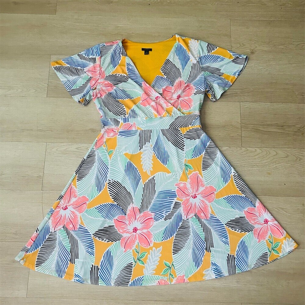 Ann Taylor Factory Dress Womens M Tropical Floral Leaf Faux Wrap Fit & - Picture 4 of 8